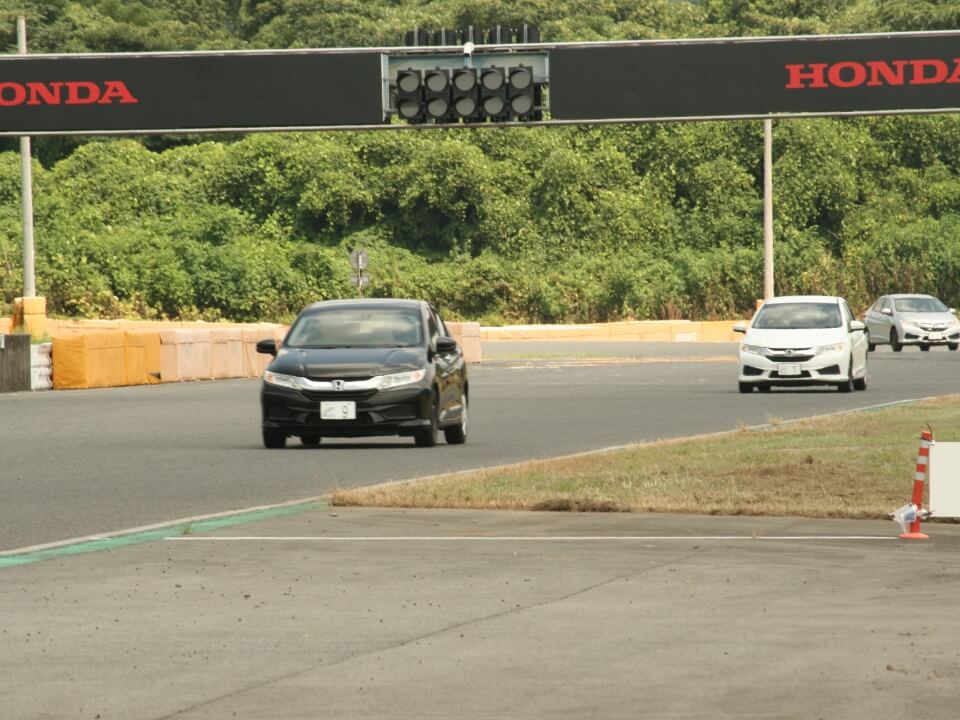 ⾼速⾛⾏体験の写真